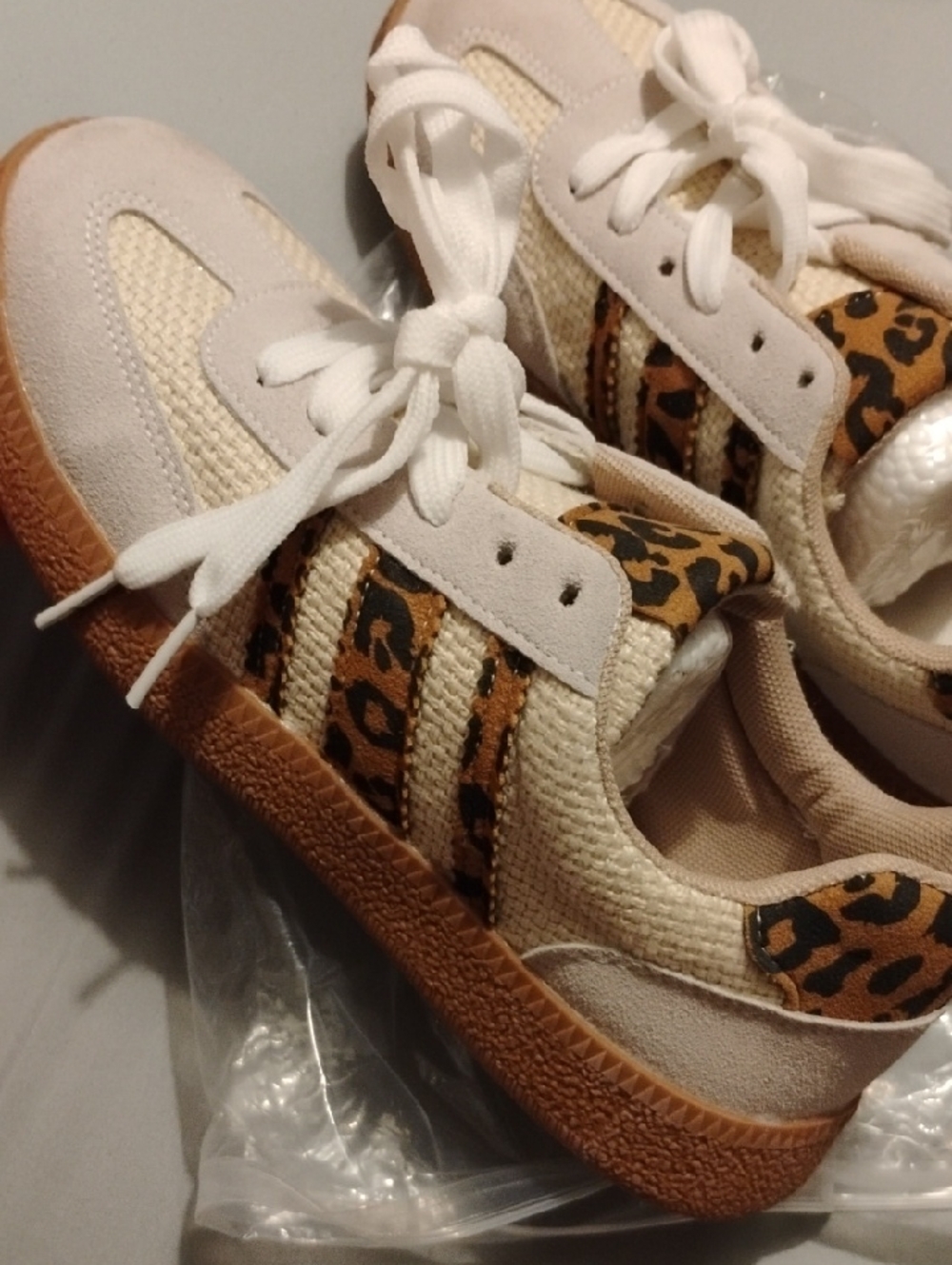 Women's Neutral Beige & Brown Leopard Accent Sneakers
